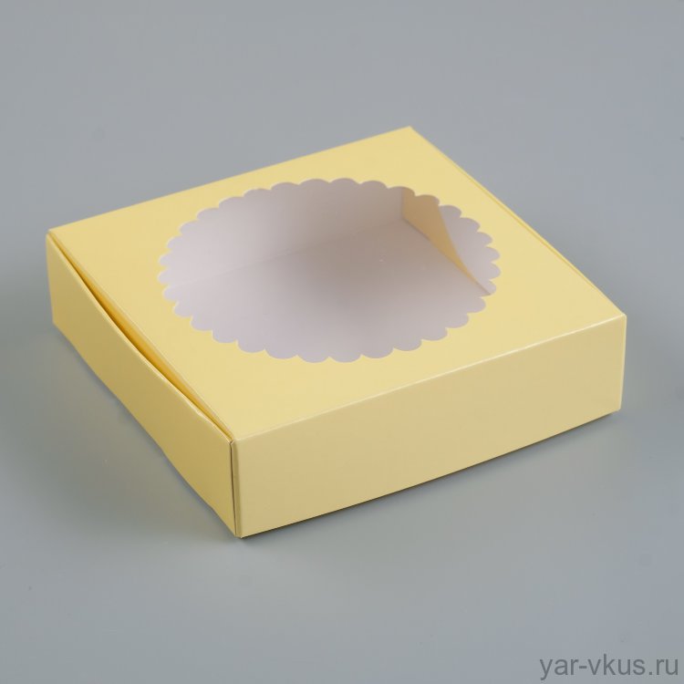 Коробка для печенья и пряников 115*115*30 мм желтая с окном